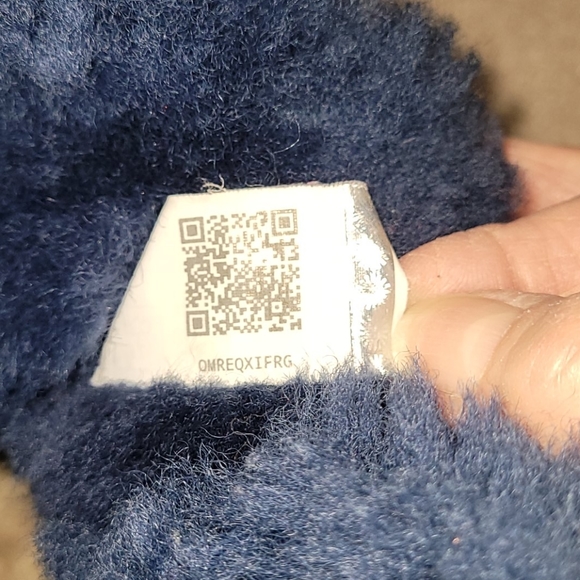 UGG  navy blue with ribbon bows in back size 6 - Picture 8 of 9